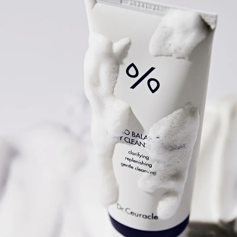 Pro Balance Creamy Cleansing Foam - Image 3