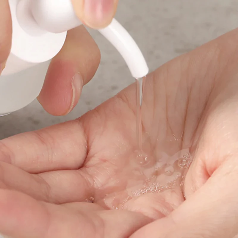 Hydrating Deep Cleansing Oil - Image 3