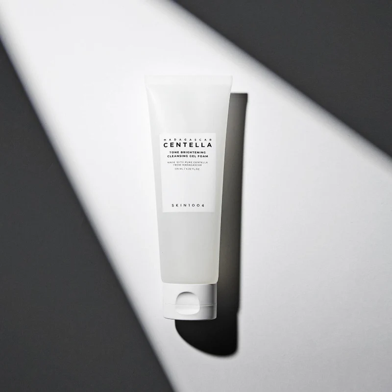 Madagascar Centella Tone Brightening Cleansing Gel Foam - Image 2