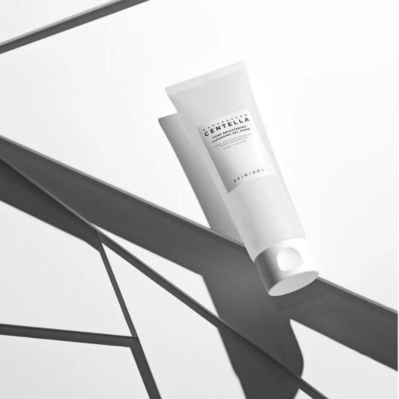Madagascar Centella Tone Brightening Cleansing Gel Foam - Image 5